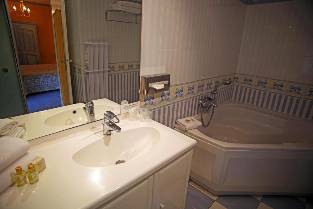 Hotel L'Hacienda Marguerittes Habitación foto