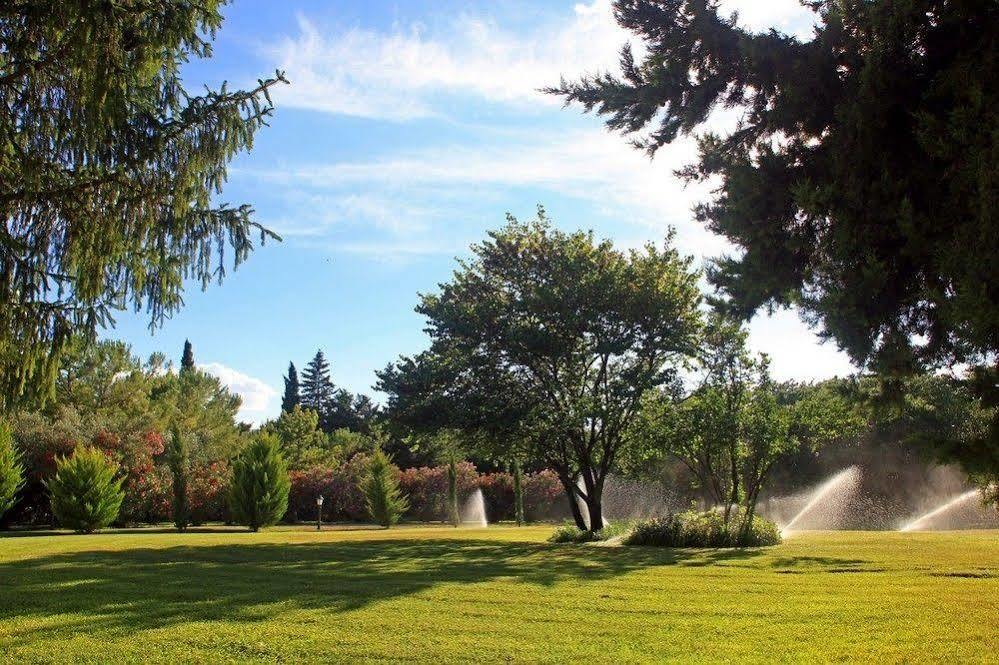 Hotel L'Hacienda Marguerittes Exterior foto